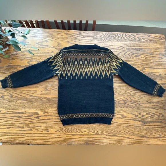 Norvyk by Ren-dale pure virgin wool.  Size large womens. - Picture 4 of 4